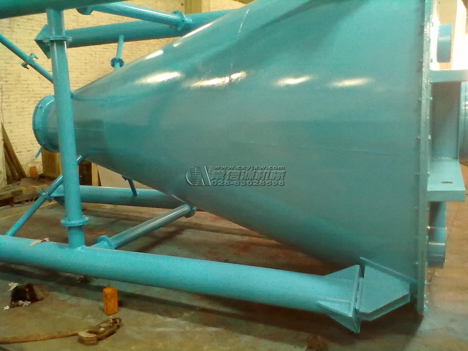 錐形螺帶混合機(jī) 錐形螺帶混合機(jī)